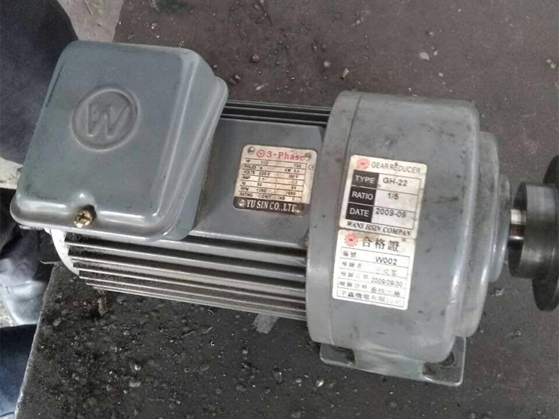 万鑫齿轮减速电机